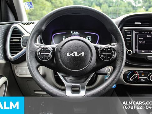 Used 2025 Kia Soul LX w/ LX Technology Package FWD image 25