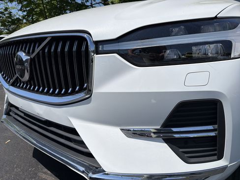 Used 2022 Volvo XC60 B5 Inscription w/ Advanced Package AWD/4WD image 4