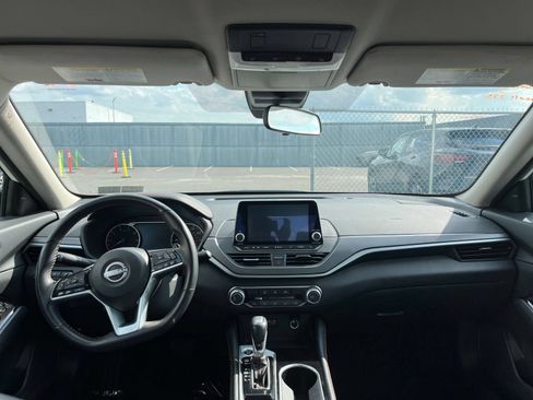 Used 2025 Nissan Altima 2.5 SR FWD image 29