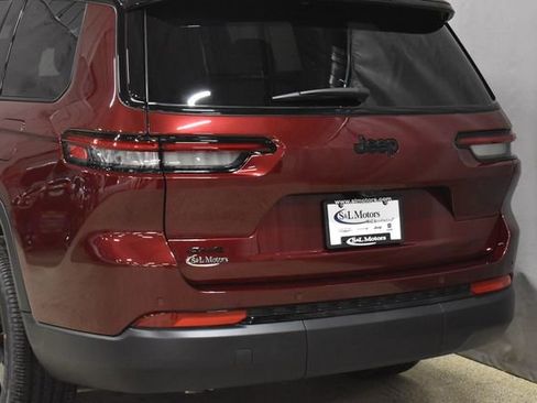New 2025 Jeep Grand Cherokee L Altitude image 9