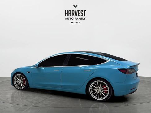 Used 2019 Tesla Model 3 Performance image 3