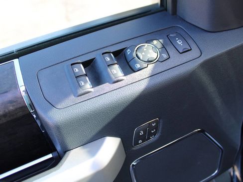 Used 2022 Ford F250 Lariat w/ Lariat Value Package image 23