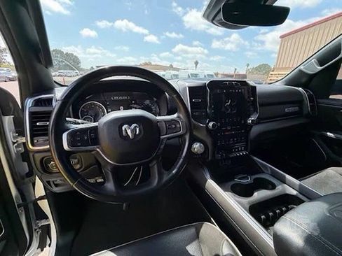 Used 2023 RAM 1500 Laramie AWD/4WD image 2
