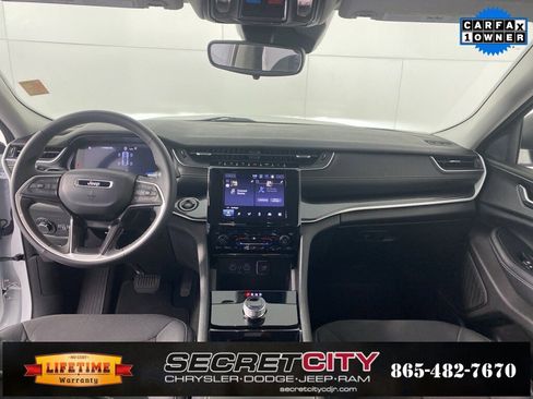 Used 2023 Jeep Grand Cherokee Laredo image 26