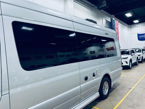 Used 2020 Mercedes-Benz Sprinter 3500 image 16