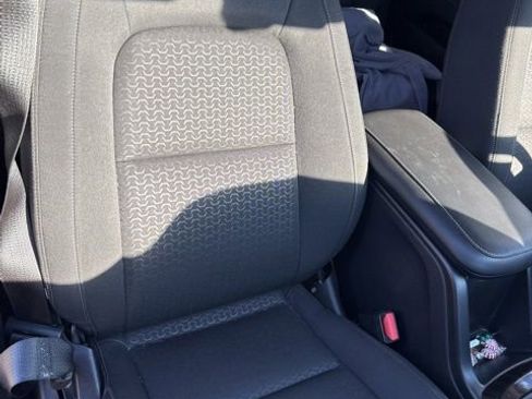 Used 2016 GMC Canyon SLE w/ SLE Convenience Package image 4