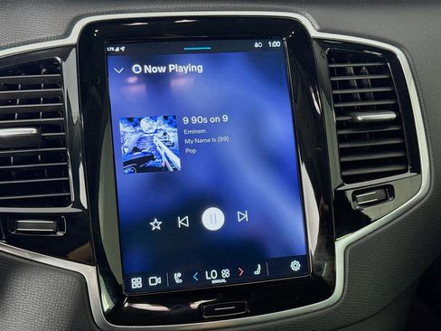 Used 2024 Volvo XC90 B6 Plus image 16