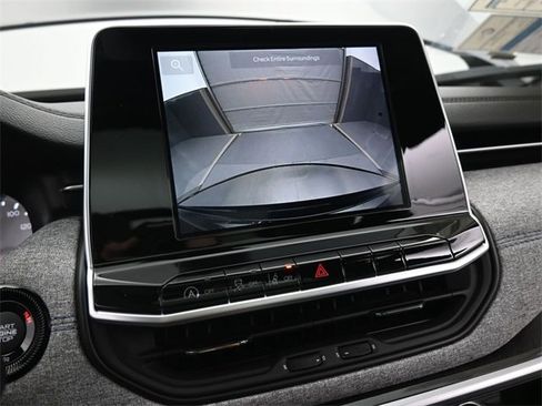 New 2025 Jeep Compass Latitude w/ Sun & Sound Group image 35