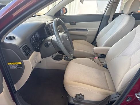 Used 2009 Hyundai Accent GLS w/ Premium Pkg 6 FWD image 6