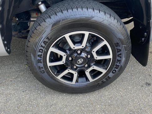 Used 2014 Toyota Tundra SR5 w/ SR5 Upgrade Package image 9