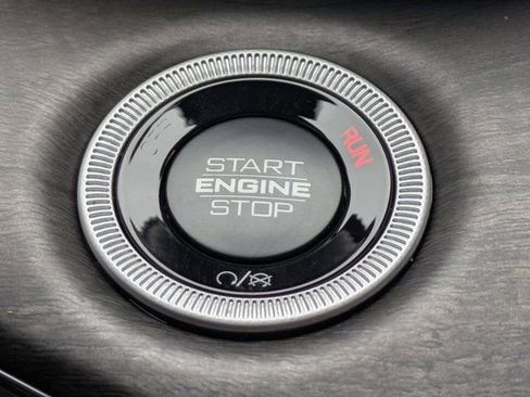 New 2025 Jeep Grand Cherokee Overland w/ Luxury Tech Group IV image 25