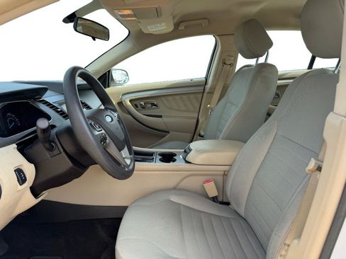 Used 2016 Ford Taurus SE FWD image 9