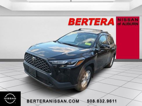 Used 2022 Toyota Corolla Cross LE image 5