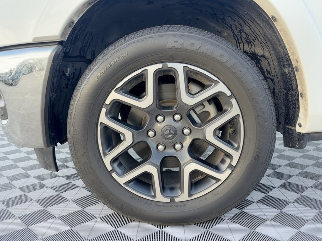 Used 2025 RAM 1500 Laramie AWD/4WD image 13