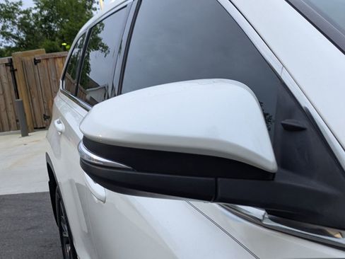 Used 2018 Toyota Highlander Plus image 13