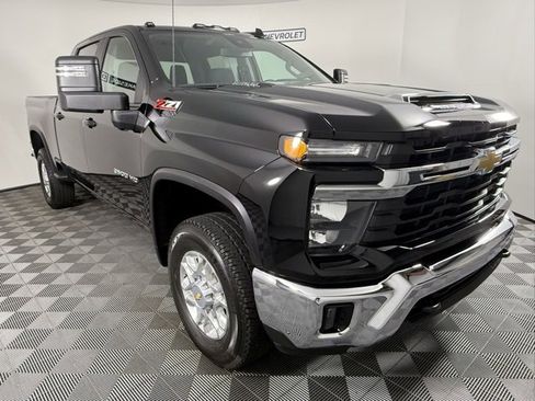 Used 2024 Chevrolet Silverado 2500 LT w/ All Star Edition image 8