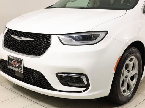 Used 2022 Chrysler Pacifica Limited image 50