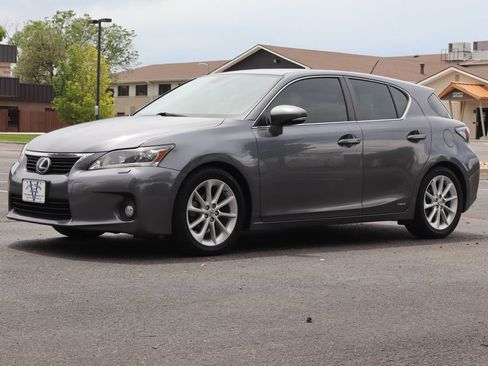 Used 2012 Lexus CT 200h Premium w/ Leather Pkg FWD image 11
