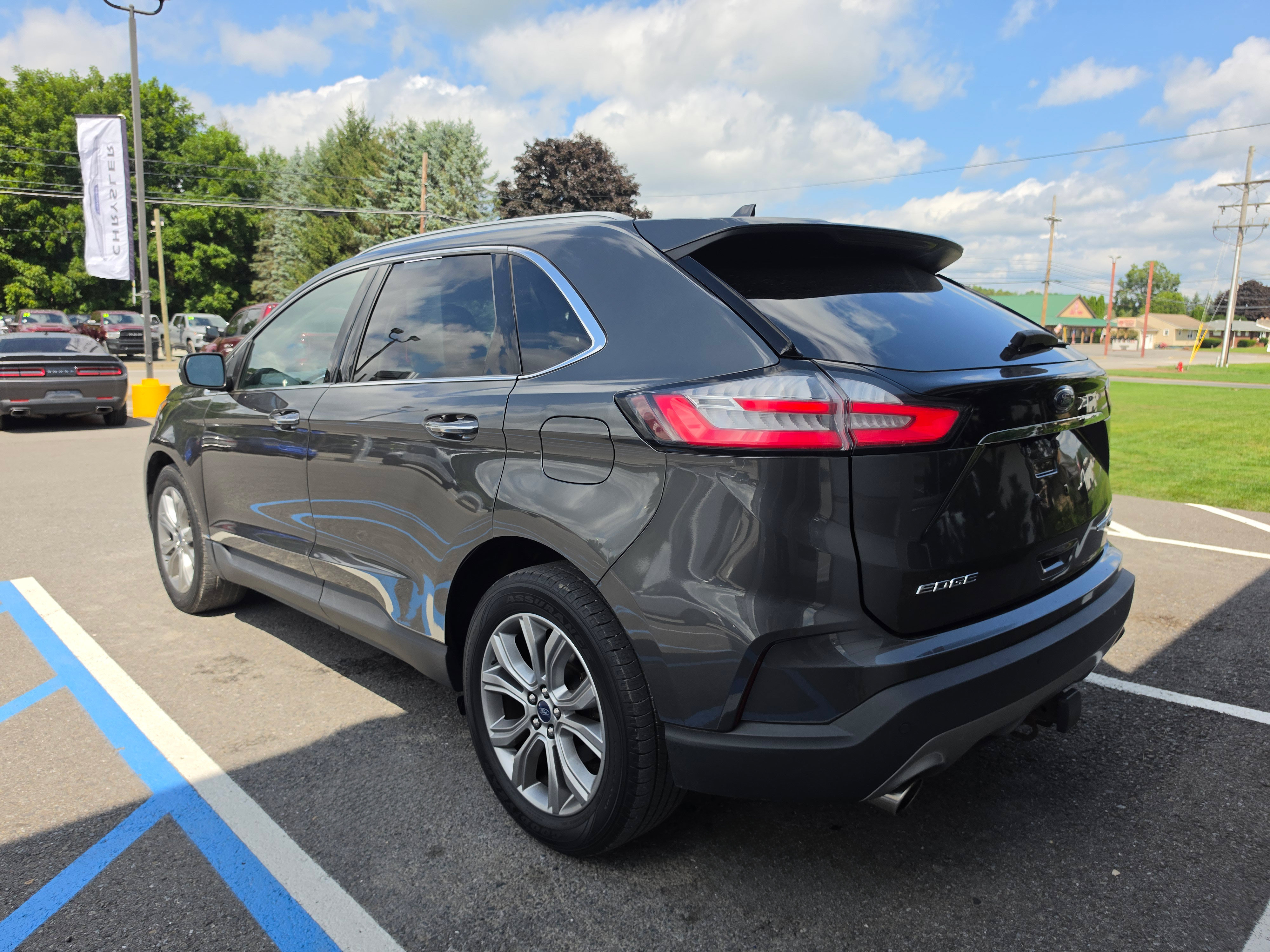 Used 2019 Ford Edge Titanium w/ Cold Weather Package AWD/4WD image 6