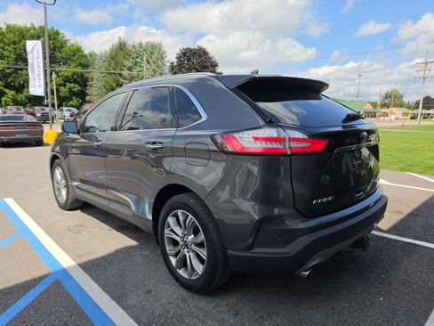 Used 2019 Ford Edge Titanium w/ Cold Weather Package AWD/4WD image 6