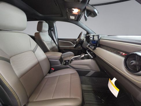 New 2026 Chevrolet Colorado ZR2 w/ Technology Package AWD/4WD image 35