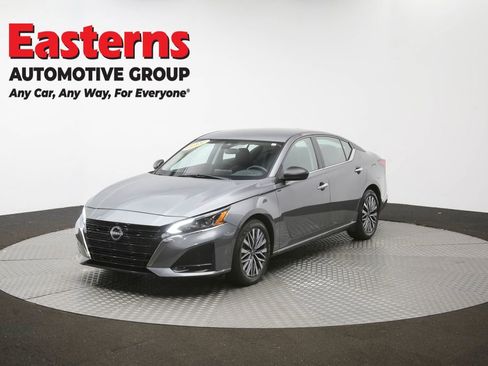Used 2025 Nissan Altima 2.5 SV FWD image 55