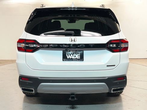 Used 2025 Honda Pilot Touring image 5