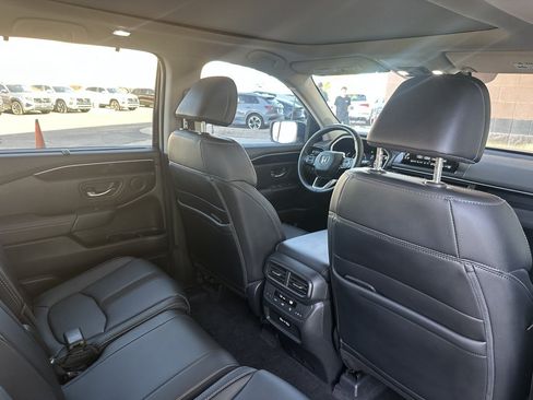 Used 2023 Honda Pilot Touring image 33