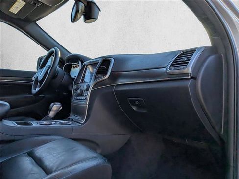 Used 2018 Jeep Grand Cherokee Limited image 21