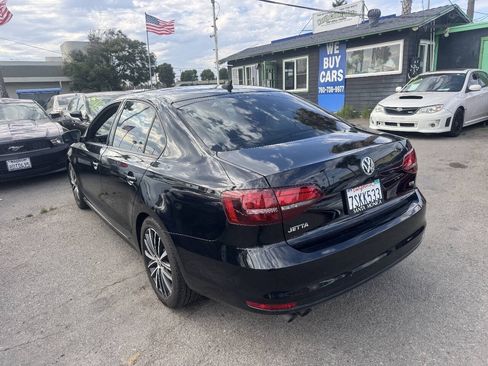 Used 2016 Volkswagen Jetta Sport FWD image 3