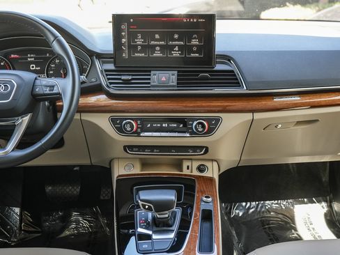 Certified 2023 Audi Q5 2.0T Premium w/ Convenience Package AWD/4WD image 15