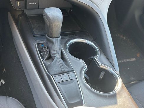 Used 2022 Toyota Camry LE w/ Convenience Package image 12