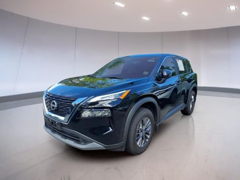 Used 2023 Nissan Rogue S AWD/4WD image 3