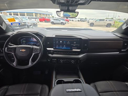 Used 2024 Chevrolet Silverado 3500 High Country w/ High Country Premium Package AWD/4WD image 16