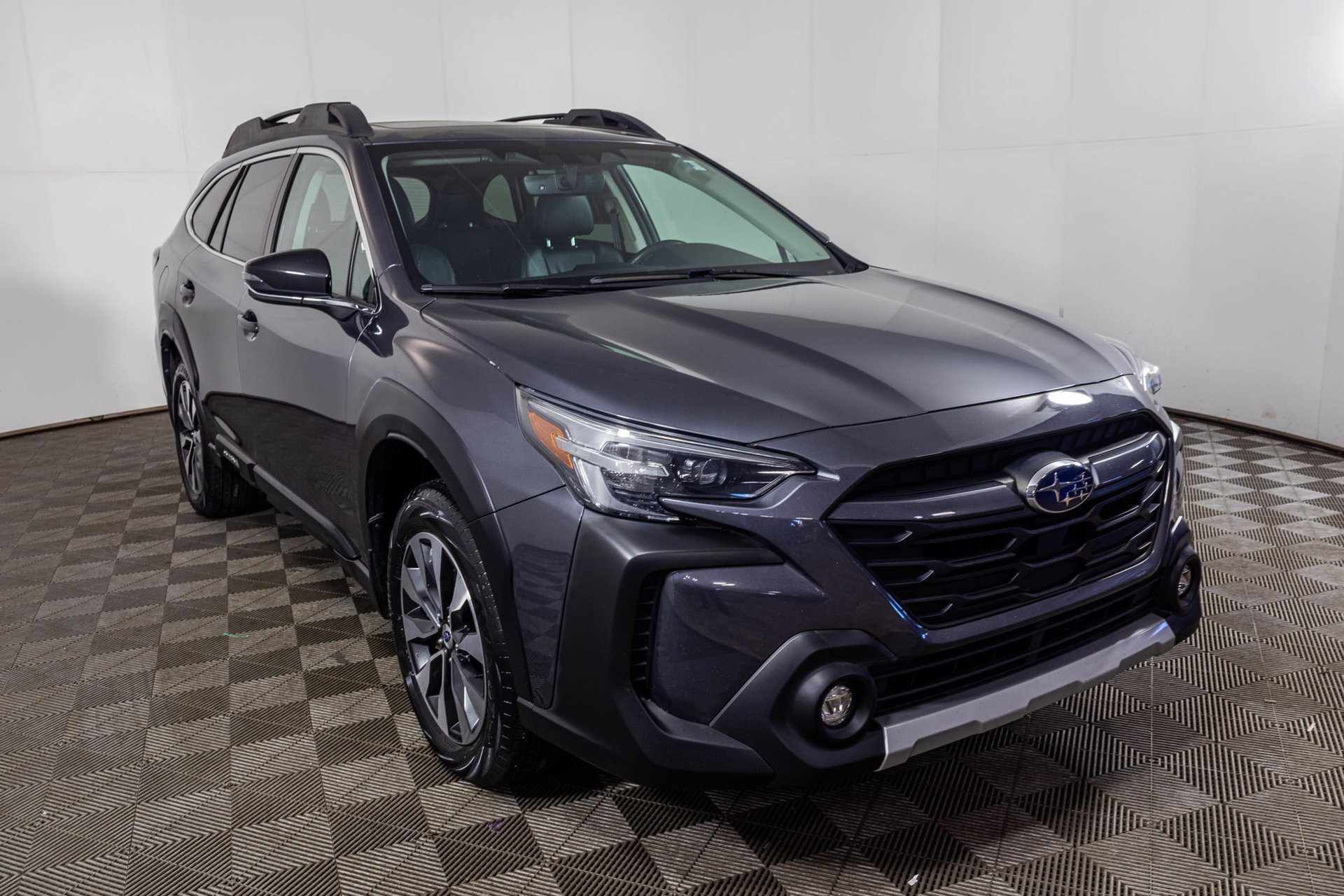 Used 2023 Subaru Outback Limited AWD/4WD image 17
