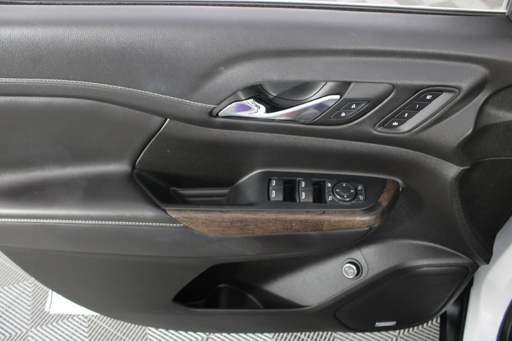 Used 2023 GMC Acadia Denali w/ Denali Ultimate Package FWD image 18