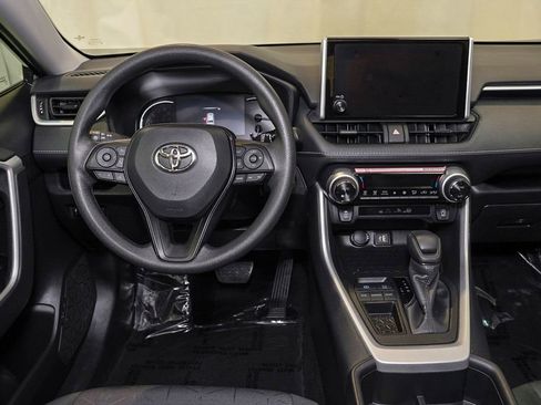 Used 2025 Toyota RAV4 XLE image 6