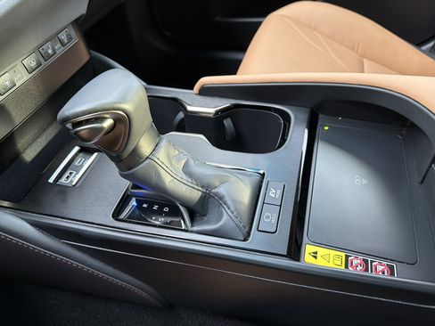 Certified 2024 Lexus ES 300h Ultra Luxury w/ Accessory Package (Z2) FWD image 25