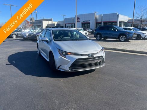 Used 2025 Toyota Corolla LE image 6