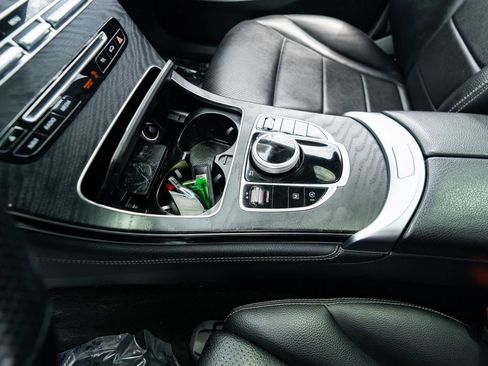 Used 2019 Mercedes-Benz GLC 300 4MATIC w/ Premium Package image 45