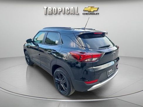 New 2026 Chevrolet TrailBlazer LT w/ Midnight Edition FWD image 3