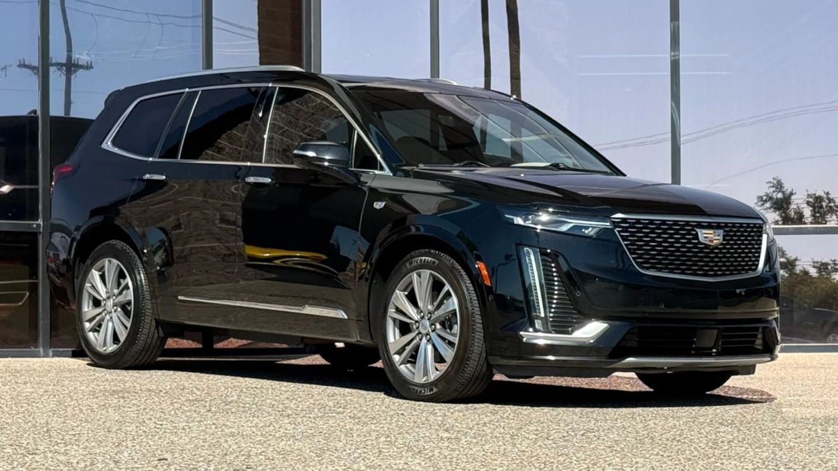 Used 2020 Cadillac XT6 Premium Luxury FWD image 17