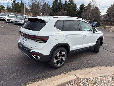 New 2026 Volkswagen Taos SE image 6