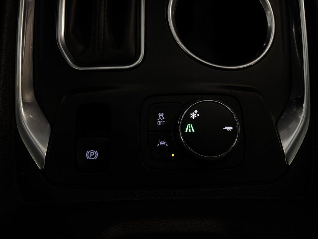 Used 2019 Chevrolet Traverse Premier w/ Redline Edition FWD image 18