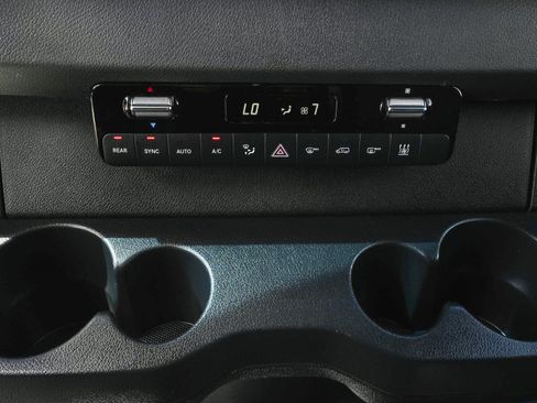 Used 2025 Mercedes-Benz Sprinter 2500 image 24