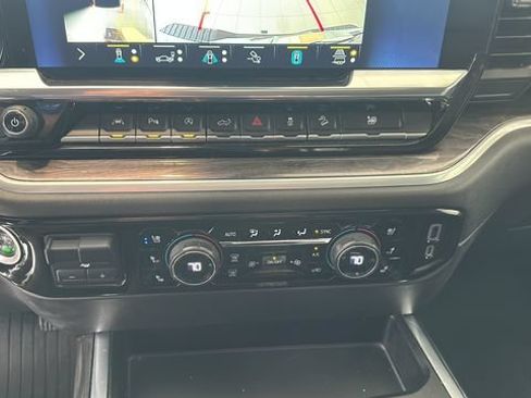 Used 2022 Chevrolet Silverado 1500 LTZ w/ LTZ Premium Package AWD/4WD image 13
