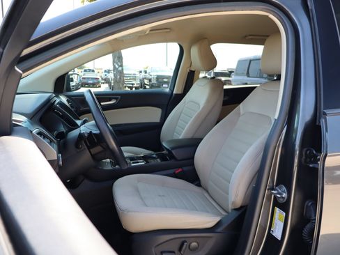 Used 2020 Ford Edge SE AWD/4WD image 11