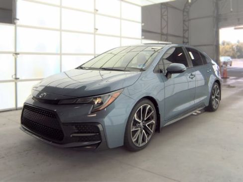 Used 2020 Toyota Corolla SE FWD image 2