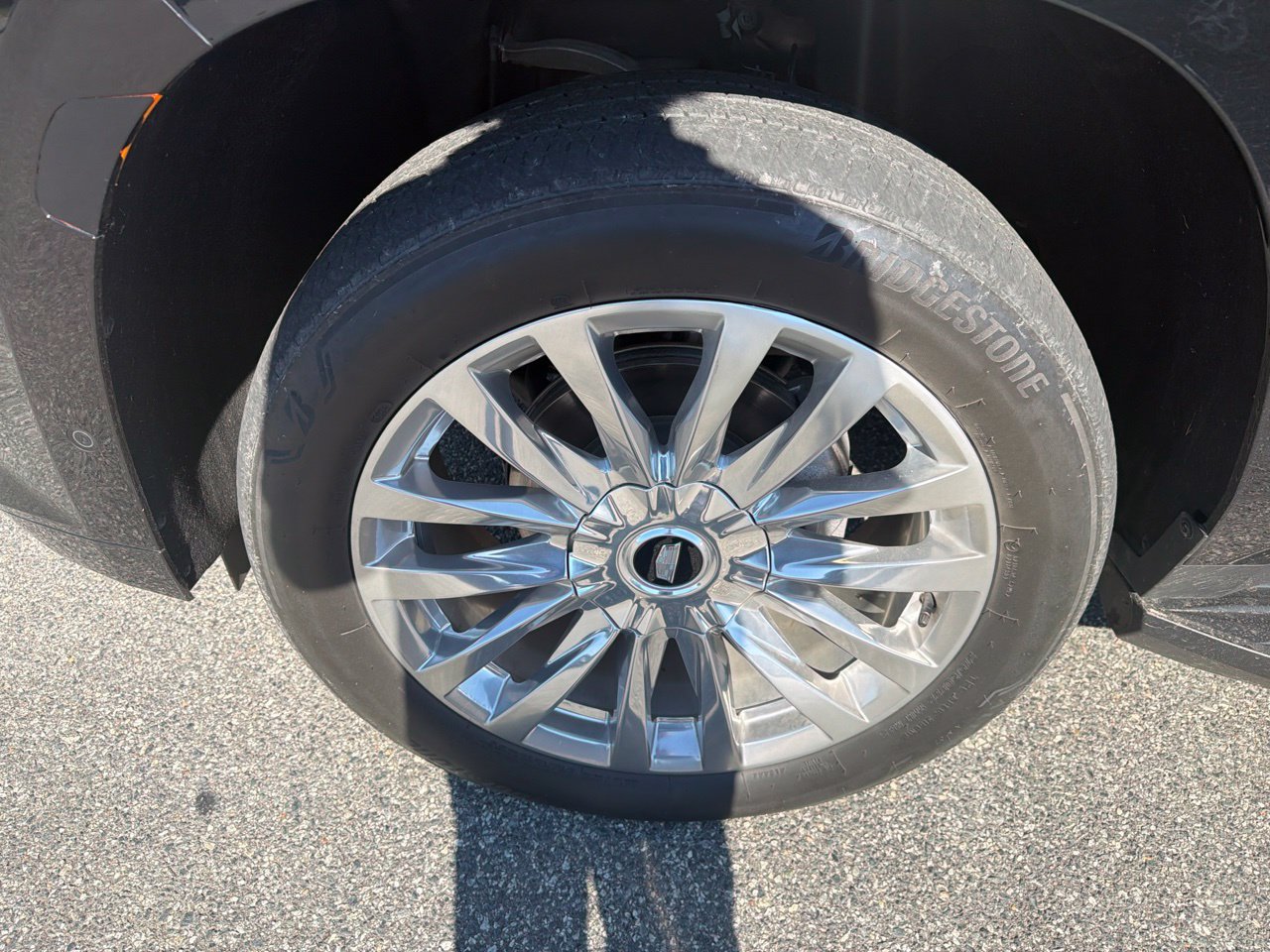 Used 2024 Cadillac Escalade ESV Premium Luxury AWD/4WD image 13
