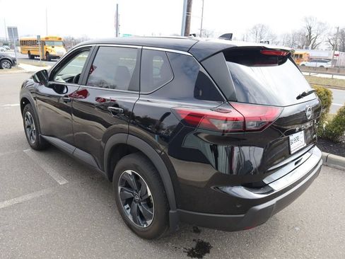 Certified 2025 Nissan Rogue SV AWD/4WD image 8